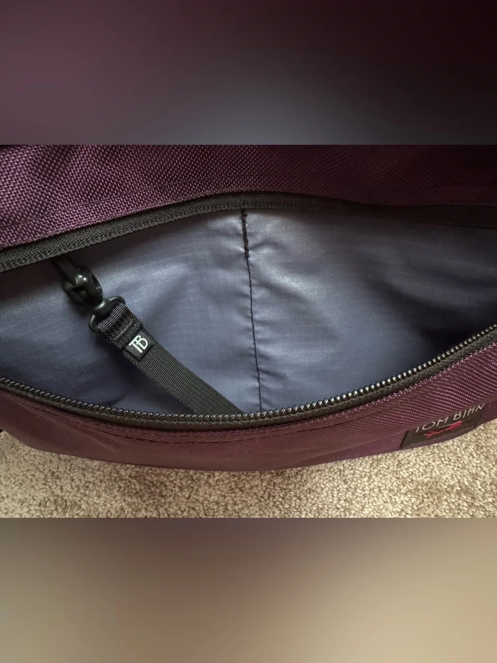 EUC Tom Bihn Side Hustle Men's Aubergine/Dusk Messenger Crossbody Bag